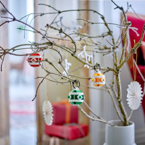 LEGO Christmas Decor Set - Limited Edition - 40604 - Picture 7 of 7